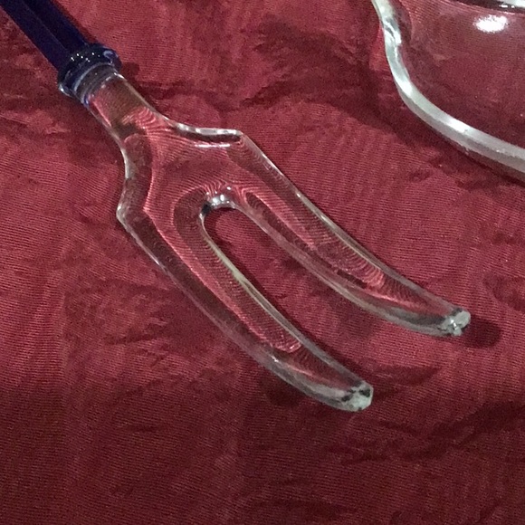 Vintage blue glass salad fork and spoon set. - Picture 4 of 4